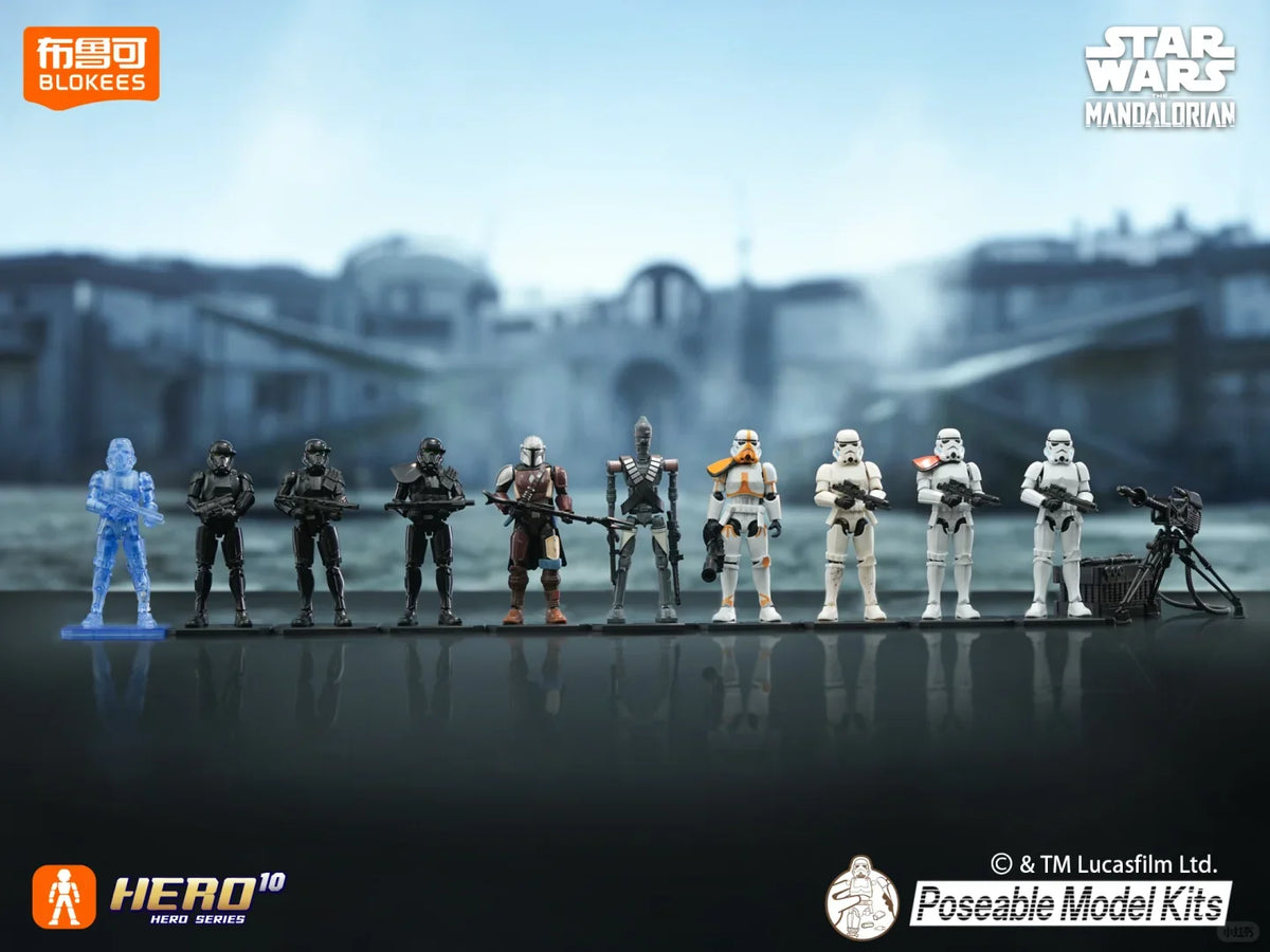 Conjunto de figuras ensambladas con varios soldados, armas y base de exhibición