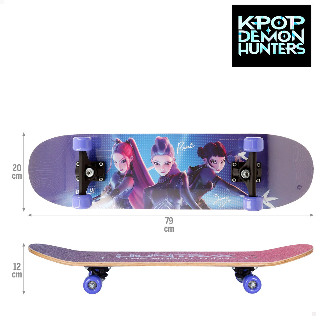 KPop Demon Hunters - Monopatín madera, 79x20x12 cm, licencia oficial, estilo KPop, peso máximo soportado 50 kg, recomendado a partir de 5 años
