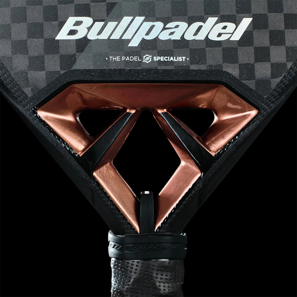 PALA BULLPADEL VERTEX 04 2025 JUAN TELLO