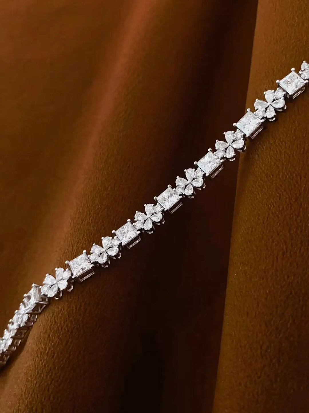 Pulsera de tenis con diamantes cultivados en laboratorio de 11.15ct en corte princesa, redondo y pera, de oro blanco macizo de 18K, D VS, regalo de aniversario para ella.