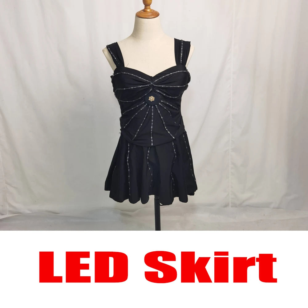 Vestido de discoteca con espejo y luces LED, ideal para fiestas, cumpleaños y eventos nocturnos. Diseño sin mangas, con luces LED brillantes, perfecto para bailarinas, cantantes y artistas de escenario.