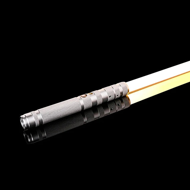 Sable de luz RGB 16 colores con mango de metal, doble filo, sonido para duelo pesado, dos en uno, juguete de utilería para cosplay y escenario