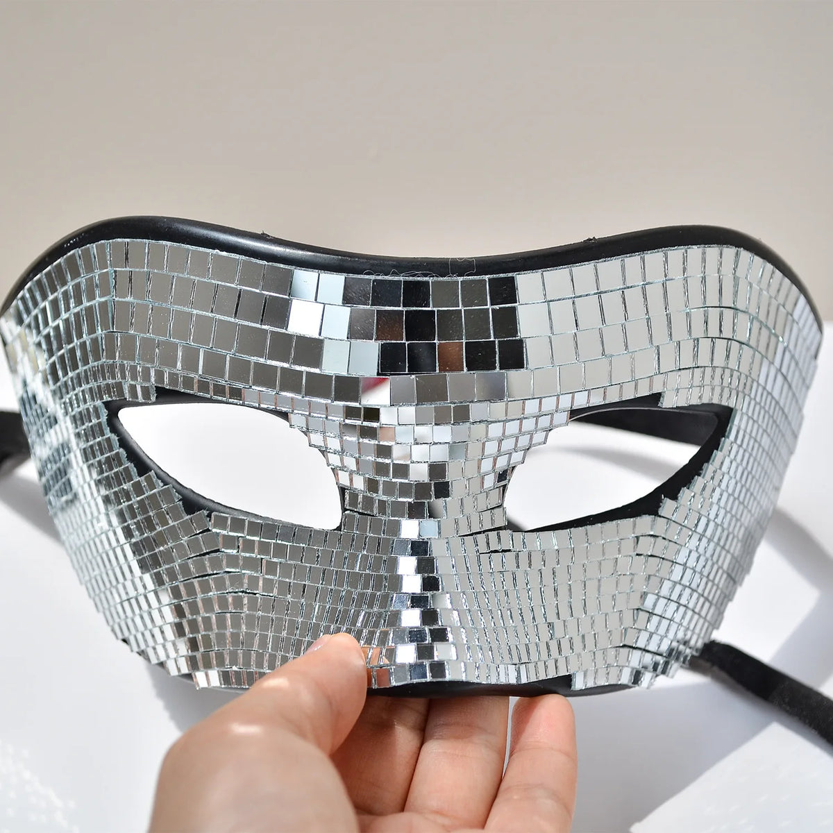 Máscara facial con purpurina y Bola de discoteca para hombre, Cosplay de Reina brillante, accesorios de disfraces de fiesta de Halloween, máscaras de graduación de moda, medio casco, nuevo