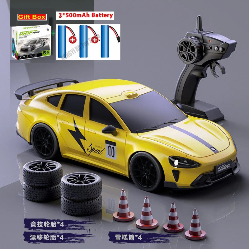 Coche RC de deriva 1:24 amarillo con control remoto y conos de entrenamiento