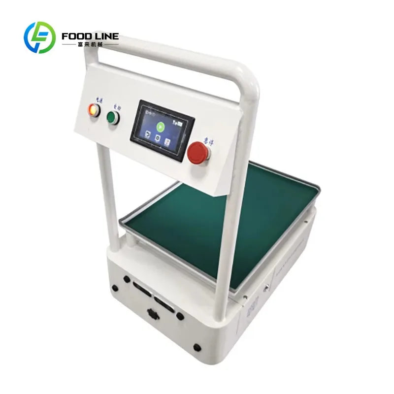 Robot de entrega con IA con bandeja verde y panel frontal con botones y pantalla.
