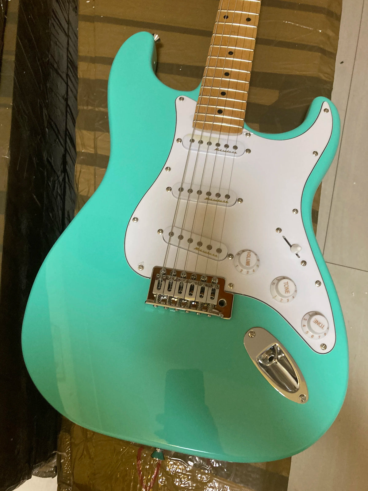 ASCSend tomorrow Guitarra eléctrica con cuerpo personalizado de caoba y diapasón de arce ASA003