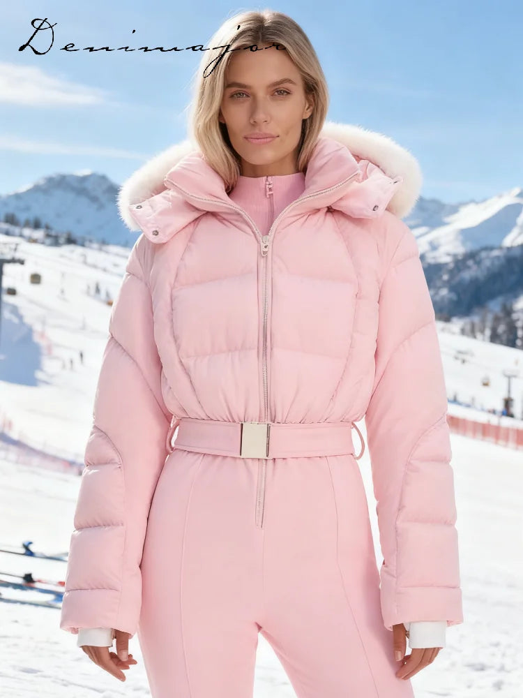 Abrigo acolchado de algodón rojo con cinturón elegante para mujer, chaqueta gruesa de manga larga con cordones y solapa holgada, prendas de vestir de calle para Otoño e Invierno 2025