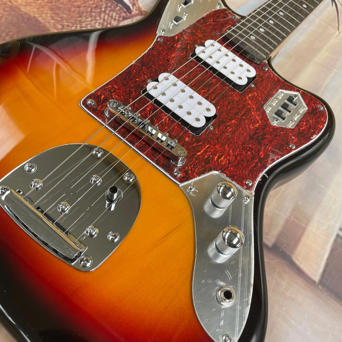 Guitarra Eléctrica Modelo Classic Sunset, con Pickguard Vintage y Circuito de Control Independiente, Guitarra de Rock Vintage