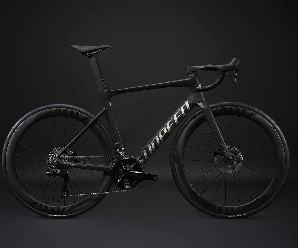 Bicicleta de carretera aerodinámica de fibra de carbono completa de 700C con 105 DI2 de 24 velocidades