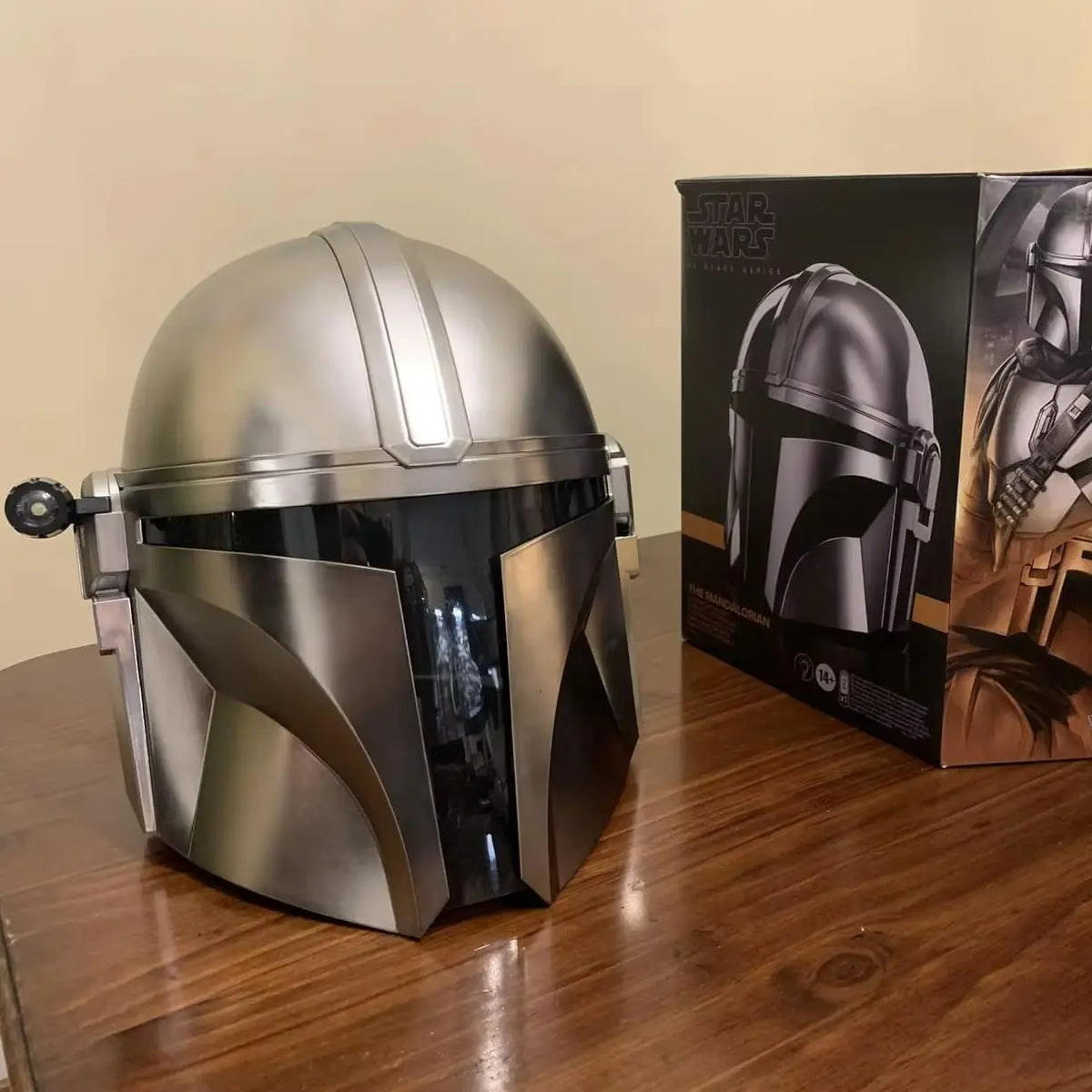 Hasbro Star Wars The Black Series The Mandalorian Premium Electronic Helmet 1:1 Cosplay Mask Toy for Christmas Gift F0493