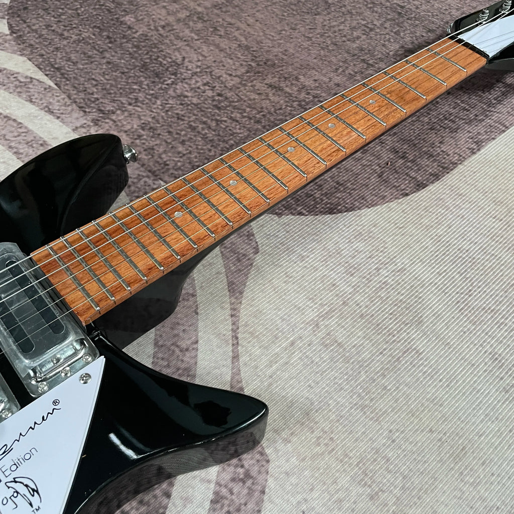 Guitarra eléctrica modelo Johnlennon 325 con herrajes cromados HHH marca Onside envío gratis