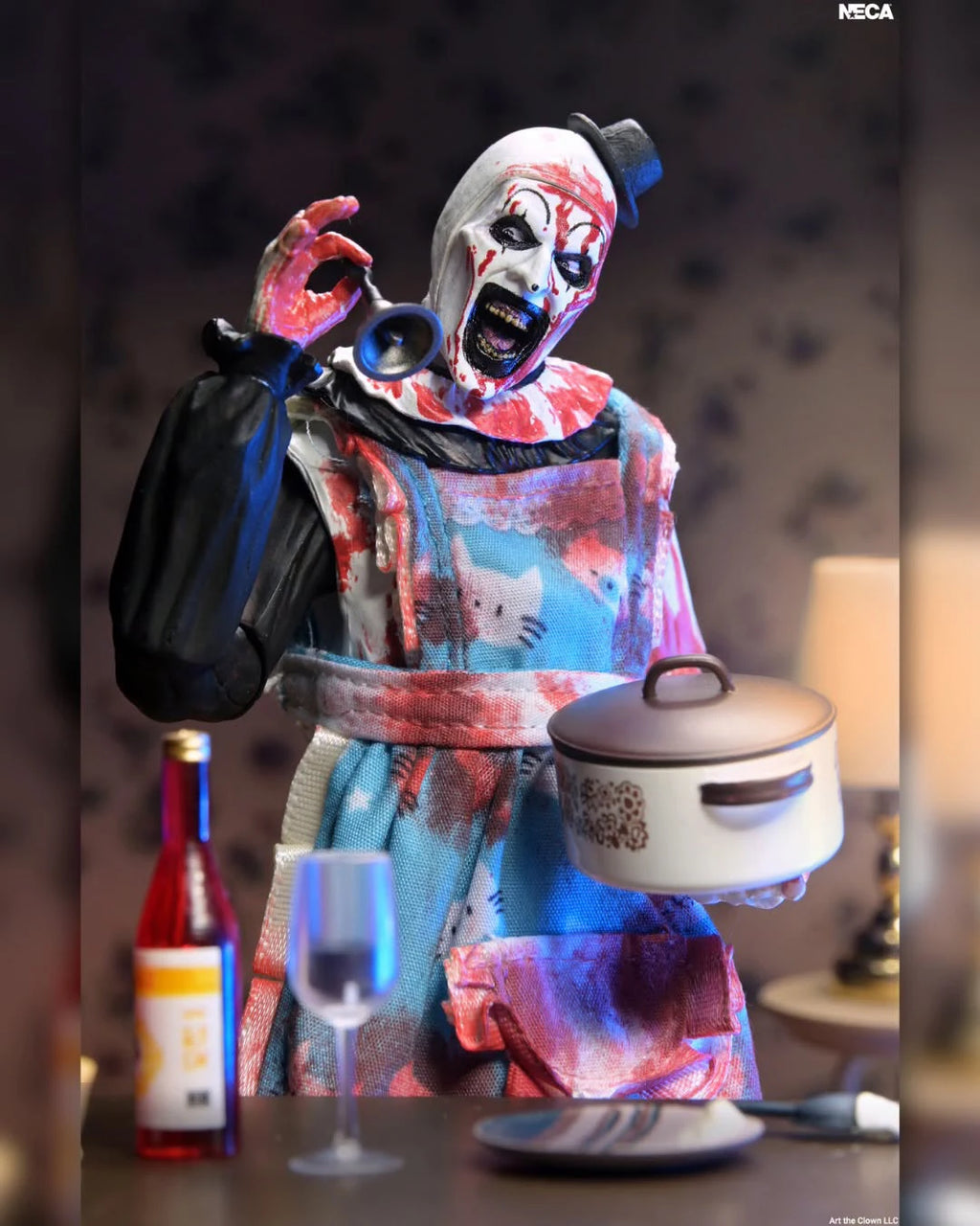 NECA Toys Terrifier 2 - Ultimate Thanksgiving Art the Clown, Figura de Acción a Escala de 7 Pulgadas, Modelo de Muñeco, Kit de Garaje