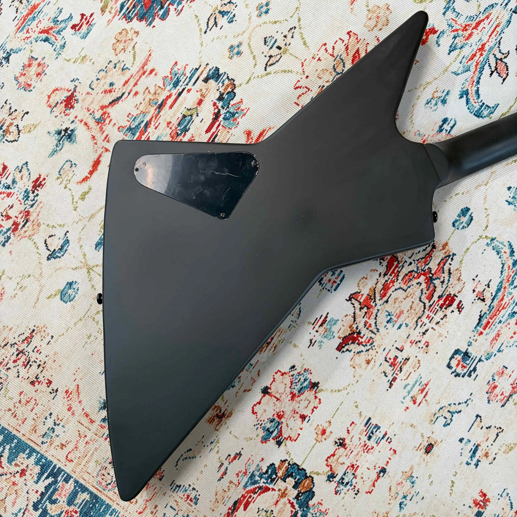 Guitarra eléctrica Black Diamond Plate V, con pastillas pasivas, 22 trastes, puente fijo, estilo thrash metal, un regalo ideal para guitarristas.