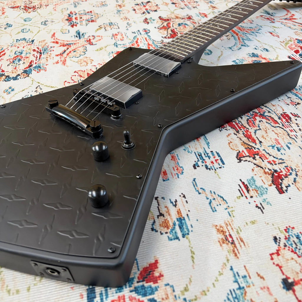 Guitarra eléctrica Black Diamond Plate V, con pastillas pasivas, 22 trastes, puente fijo, estilo thrash metal, un regalo ideal para guitarristas.