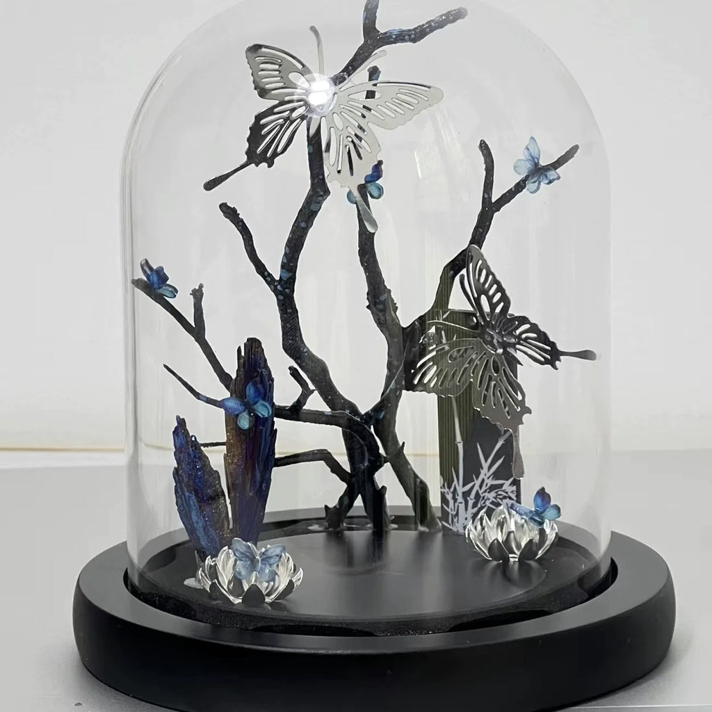 Vitrina de exhibición para figuras POPMART SKULLPANDA Lingdie - Cubierta de cristal premium a prueba de polvo, casa de muñecas, paisajismo DIY personalizado