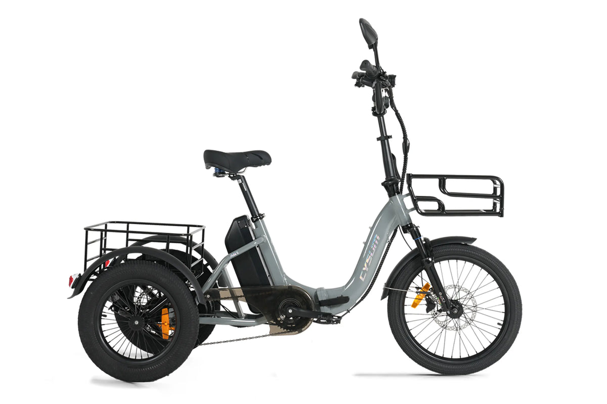 Triciclo eléctrico Cysum AG1 Pro, una bicicleta eléctrica plegable para adultos, equipada con un motor de 750 W y una batería de 48 V 20 Ah, con una autonomía de hasta 150 kilómetros y portaequipajes delantero y trasero.
