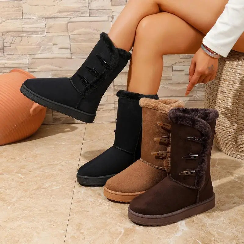 Botas de nieve de ante con botón de cuerno clásico de la marca, botas de media caña de felpa cálida para mujer, invierno 2026, botines altos de piel esponjosa para mujer