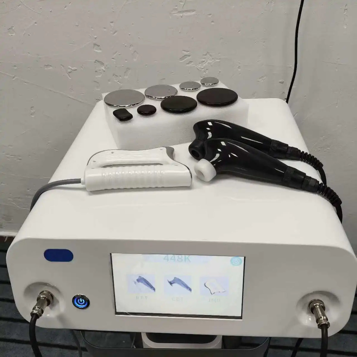 Máquina de Belleza Indiba 448KHz Tecar RF con 3 Manijas para Alivio del Dolor, Quema de Grasa, Pérdida de Peso, Lifting Facial y Contorno Corporal para Salones y Spas
