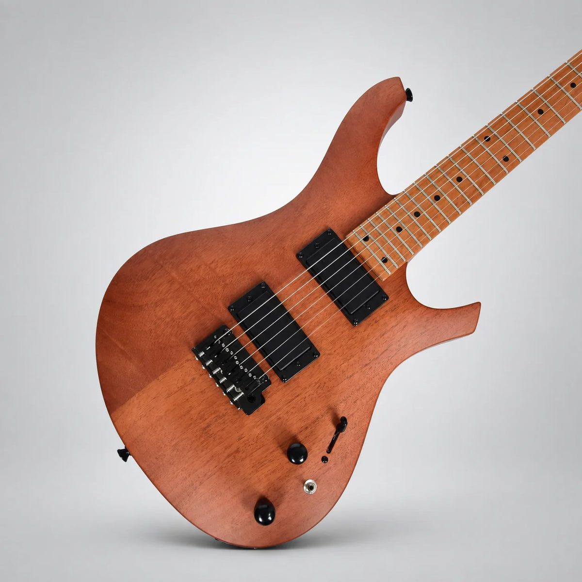 Guitarra eléctrica Sevillana JOM930, de caoba, con 24 trastes, modelo profesional para guitarra de rock, apta tanto para hombres como para mujeres.