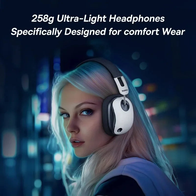 Auriculares gaming blancos y negros, diadema acolchada y orejeras cerradas