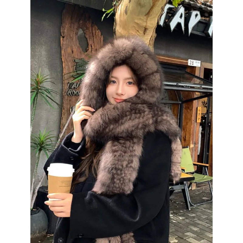 Gorro de piel de zorro, bufanda, gorro para la nieve, abrigo de otoño e invierno para mujer, diseño moderno, gorro de felpa de doble capa para proteger las orejas.
