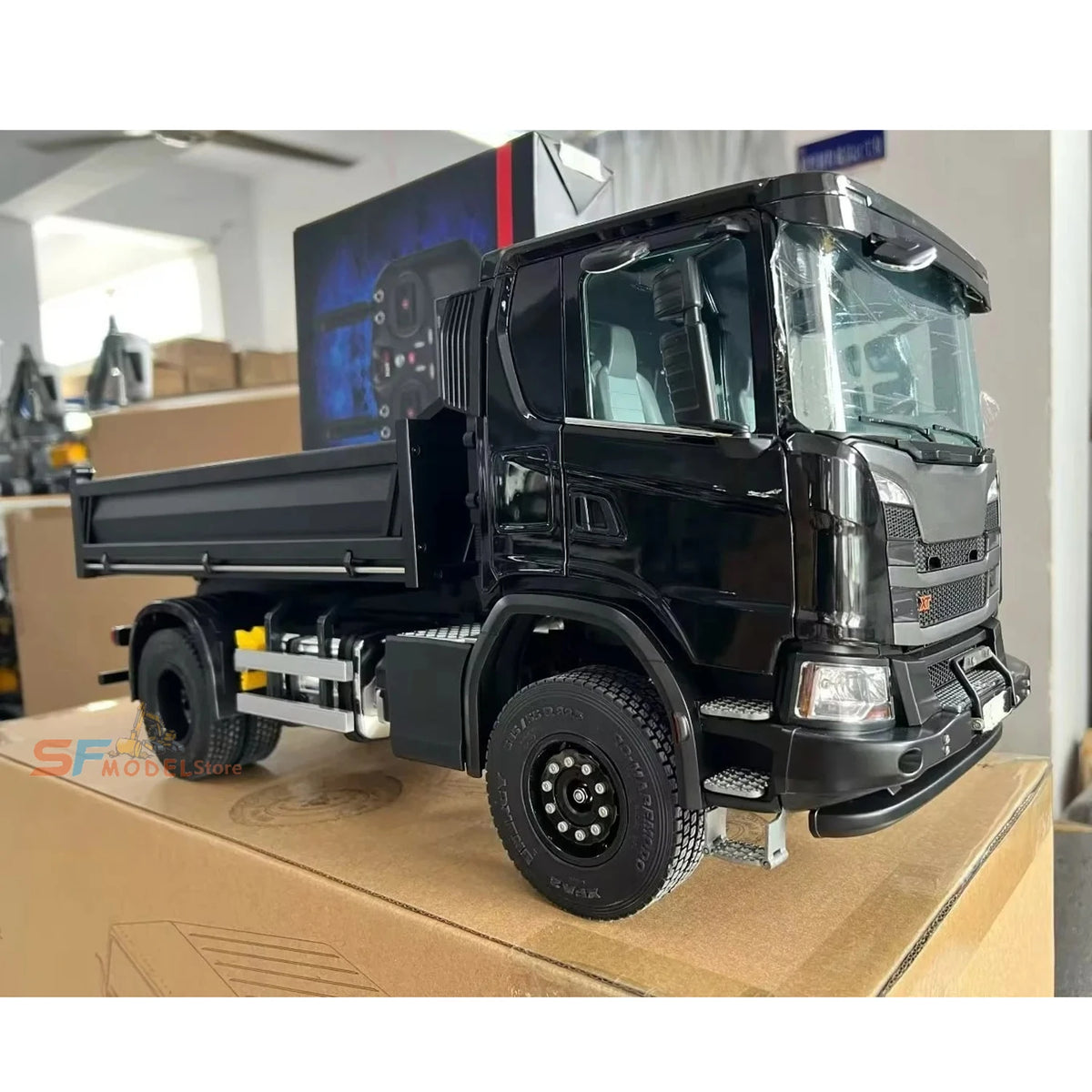 Camioneta RC Double Eagle 4x4 1/14 E022, Modelo de Camión Volquete a Control Remoto con Sistema de Iluminación, Juguete de Auto a Control Remoto para Adultos