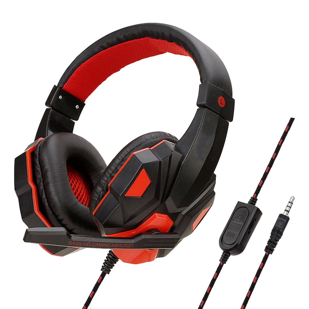 Auriculares gaming over-ear rojo y negro con micrófono y cables con conector 3,5 mm.