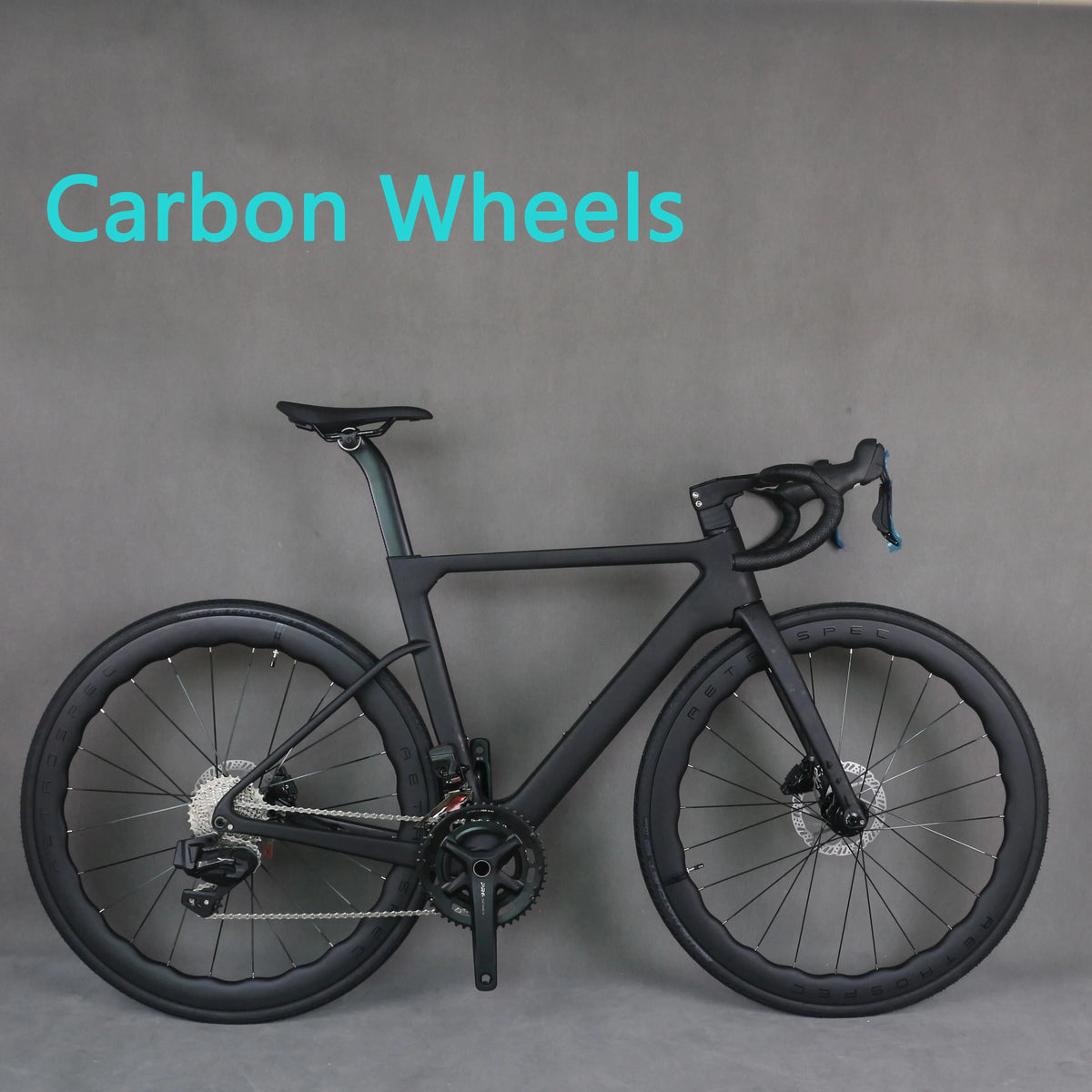 Nueva bicicleta de carretera TT-X42 de estilo más reciente, ligera, de carbono completo, con grupo eléctrico inalámbrico WheelTop y ruedas de carbono.
