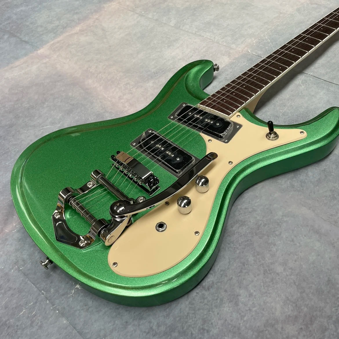 Guitarra eléctrica verde metálica, diapasón de palisandro, caoba, herrajes blancos, guitarra eléctrica, guitarra