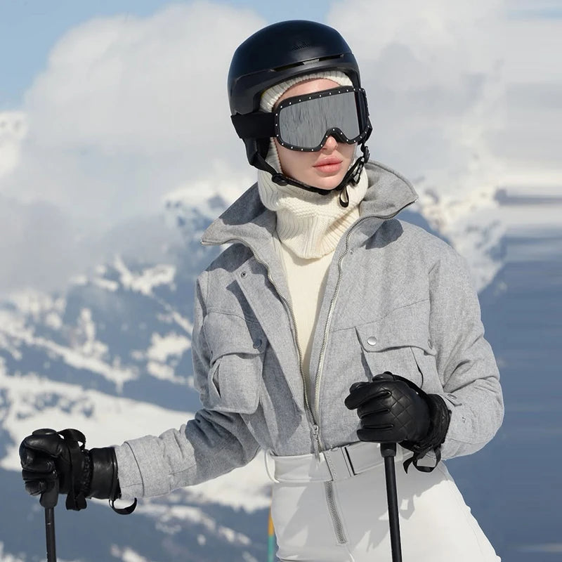 Mono de esquí con cuello alto, bolsillos con cremallera y paneles, cordón ajustable, invierno 2026, mono de nieve cálido para mujer, atuendo de esquí de una pieza, elegante y glamuroso.