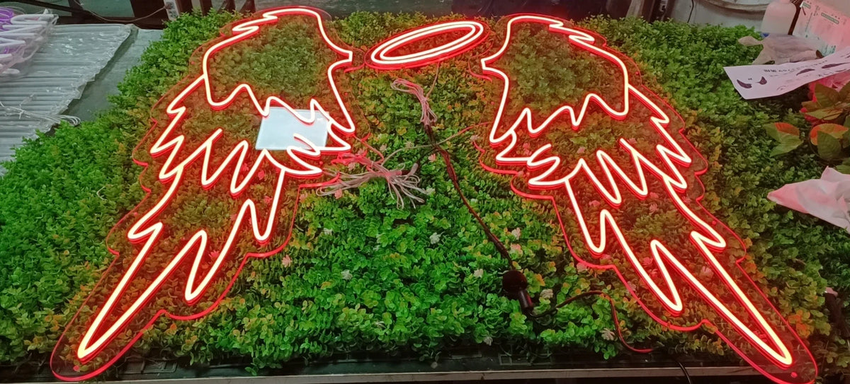 Letrero neón LED con alas de ángel, luz roja, diseño con halo y contorno luminoso