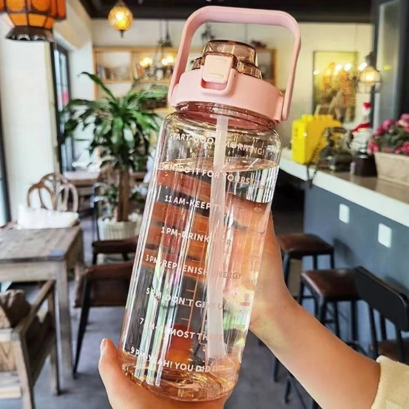 Botella de agua de 2L, taza de agua de plástico con pajita portátil para deportes al aire libre, Fitness, taza grande de grasa de alto valor para adultos con marcador de tiempo