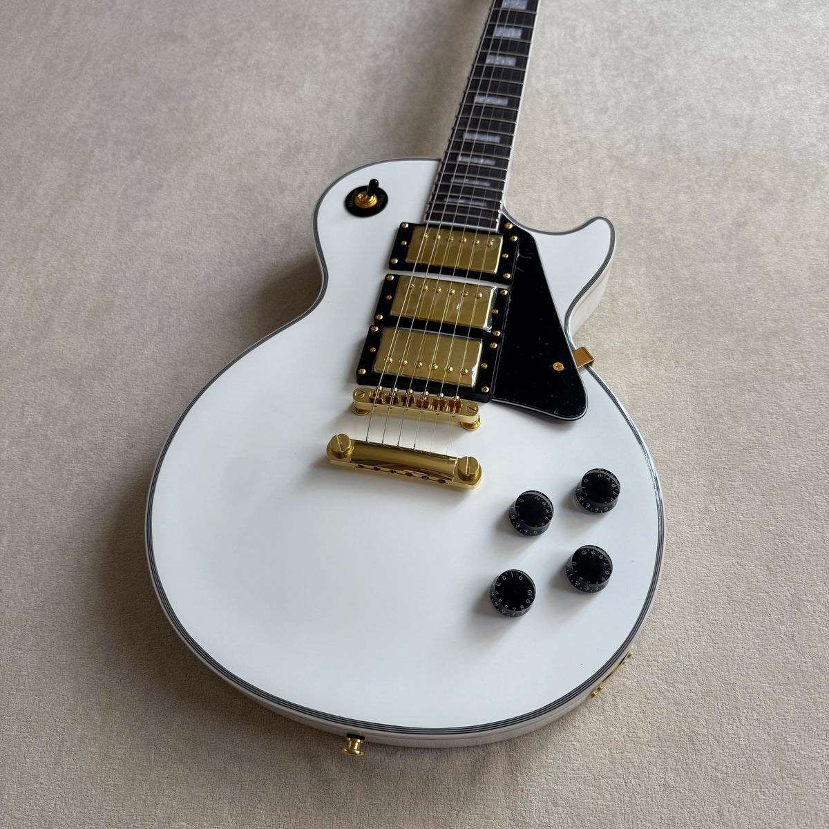 Guitarra Eléctrica Sólida Estándar