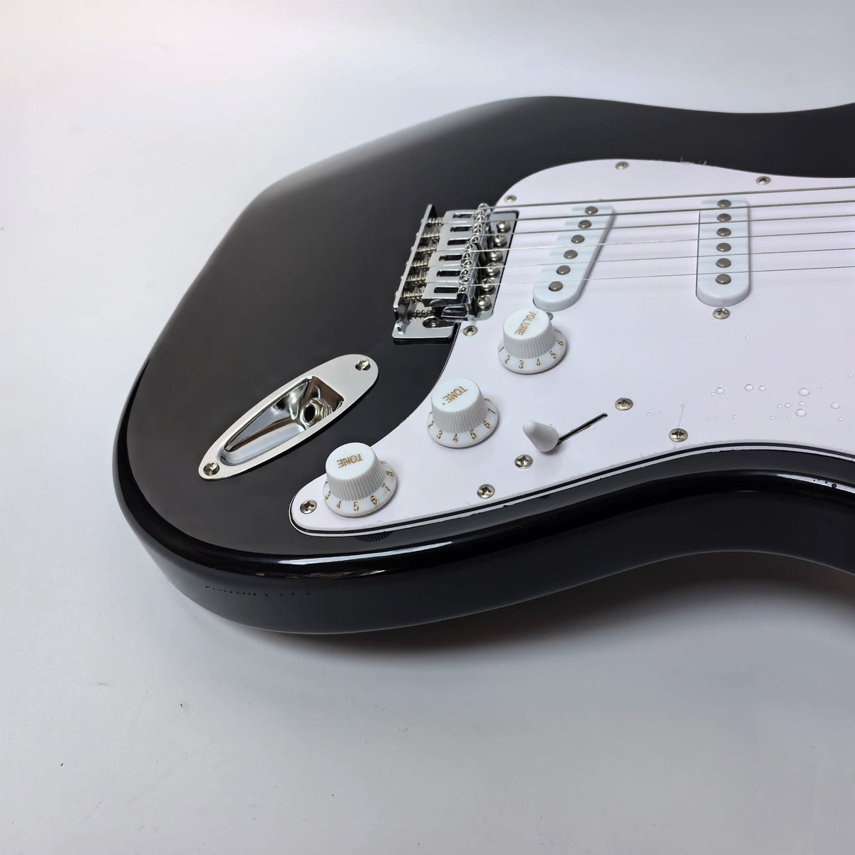 Guitarra eléctrica negra, disponible en stock. ¡Envío rápido! Última oportunidad: ¡solo quedan 4!