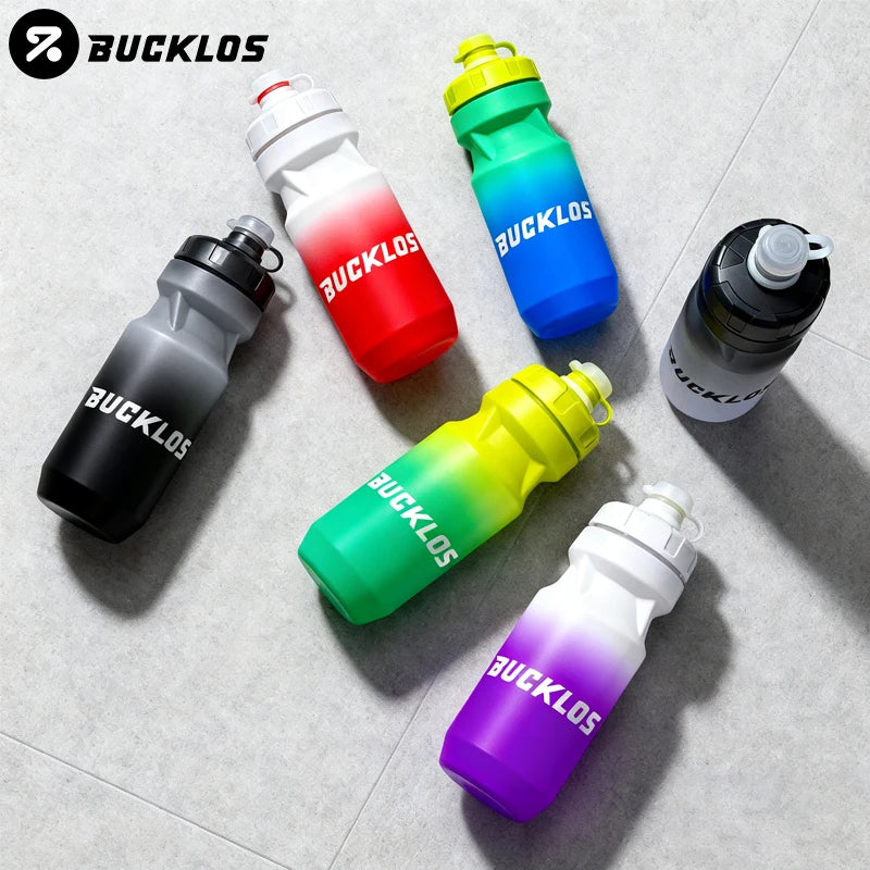 Botella de agua para bicicleta BUCKLOS de 610 ml, sin BPA, ideal para ciclismo y deportes, con tapa antipolvo y diseño a prueba de fugas, perfecta para bicicletas de carretera.