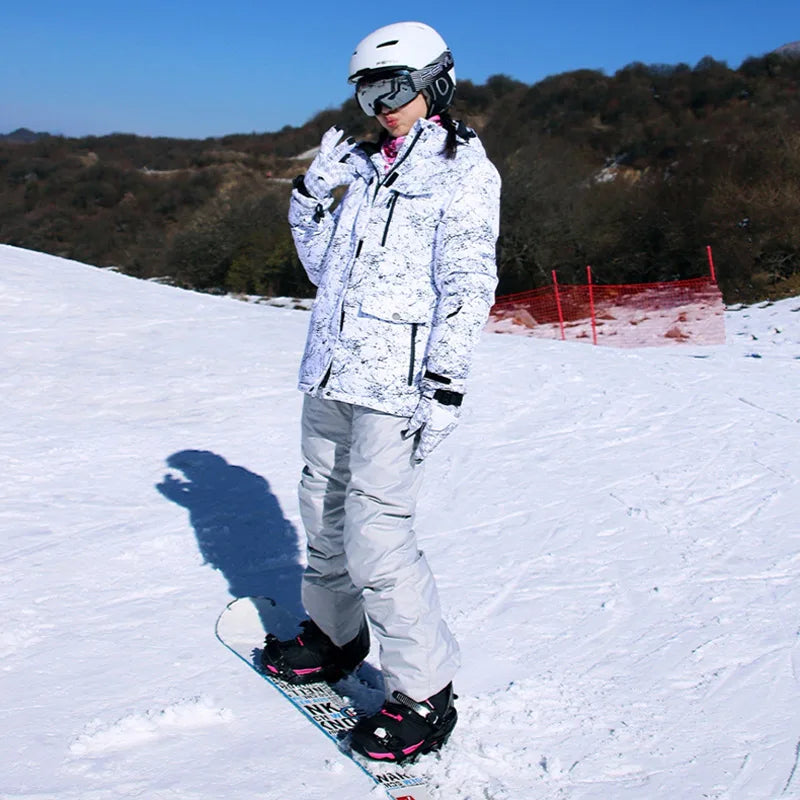 -30 Conjuntos de trajes de nieve blancos para hombres o mujeres Ropa de invierno al aire libre Ropa de snowboard Disfraces impermeables Chaqueta de esquí + Baberos de pantalón de nieve