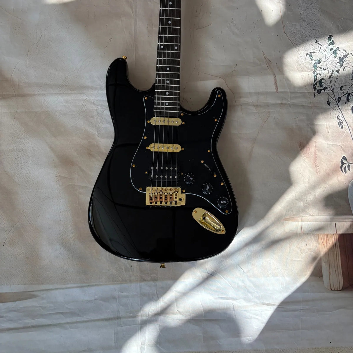 Diapasón de palisandro para guitarra estilo 2025, mástil de arce, herrajes dorados