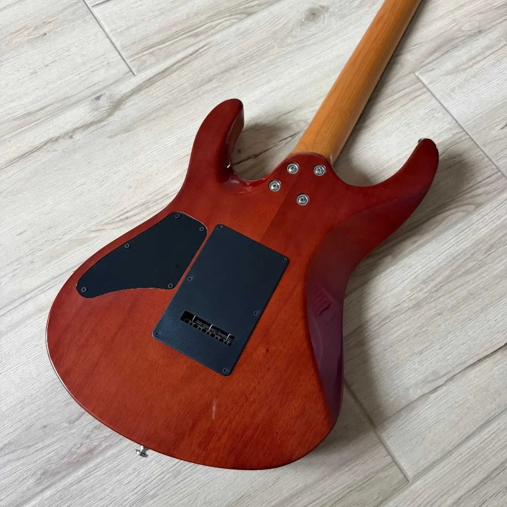 Guitarra eléctrica de cuerpo macizo de estilo moderno, con pastillas humbucker HH, tapa de chapa de arce flameado y acabado degradado tipo «sunburst».