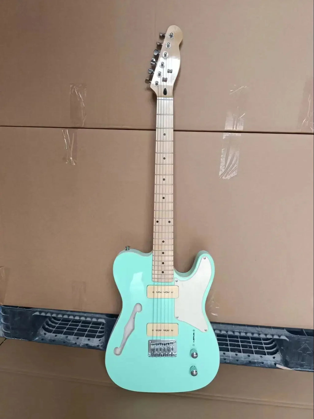 Guitarra eléctrica hueca de 6 cuerdas con pastillas pasivas SS 1V1T3W, 20 trastes, cuerpo de caoba y mástil de arce
