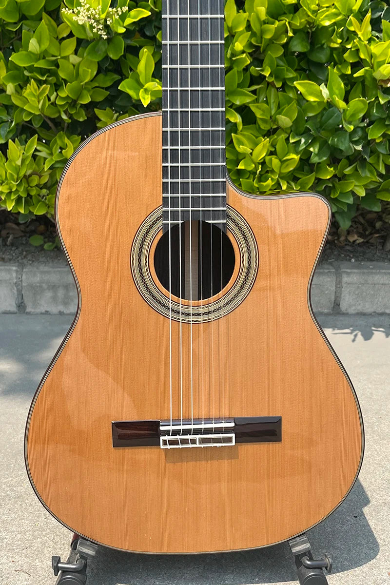Guitarra Clásica Eléctrica Aiersi de Alta Calidad, Tapa de Cedro Macizo, Acabado Brillante, Cutaway, para Amantes de la Música
