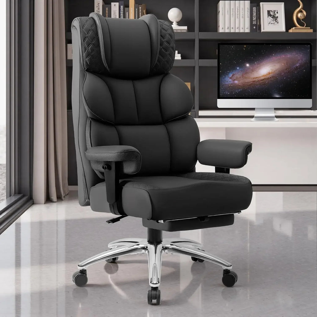 Silla de oficina negra con respaldo alto acolchado, reposapiés y reposabrazos