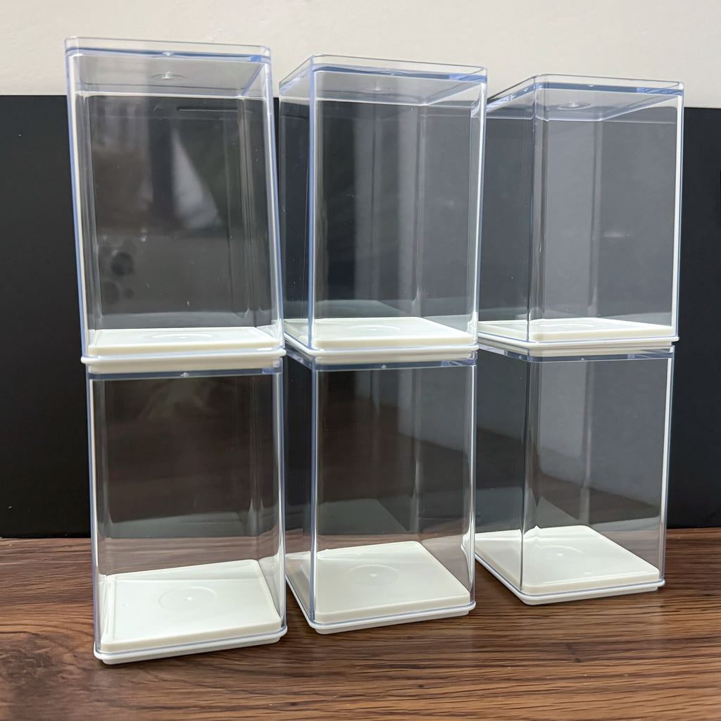 Vitrina expositora acrílica apilable, caja transparente a prueba de polvo con base blanca, para figuras de acción, miniaturas y coleccionables pequeños
