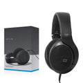 Auriculares profesionales abiertos negros, diadema acolchada, almohadillas y cable.