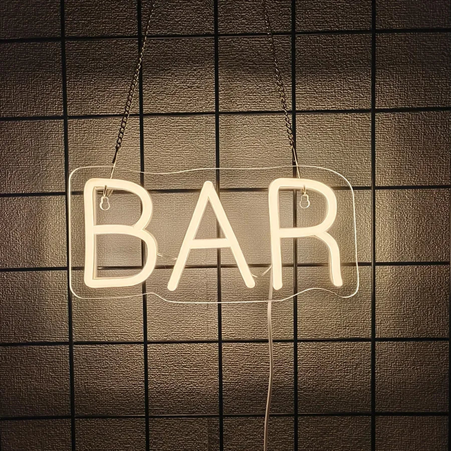 Letrero neón BAR blanco colgado con cadena y soporte metálico