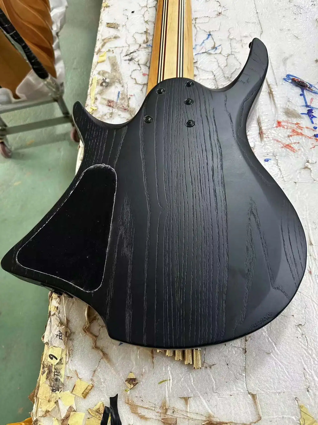 Guitarra eléctrica Yin y Yang de 9 cuerdas sin cabeza negra, pastilla de alta calidad, envío gratis