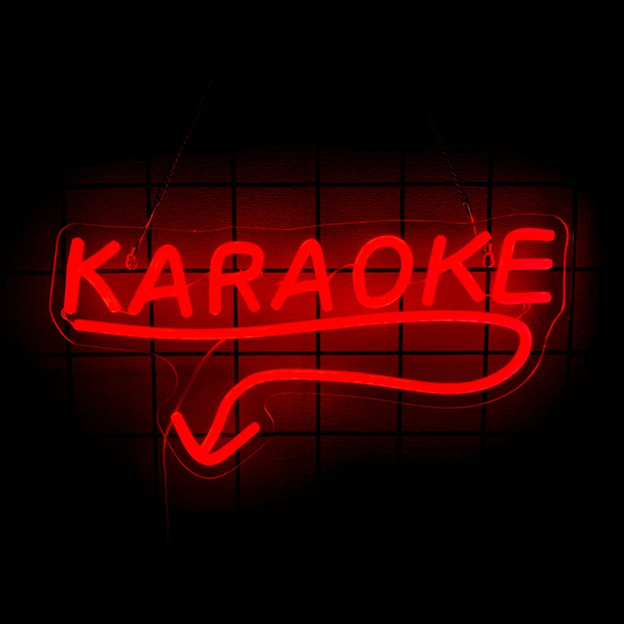Letrero neón LED rojo con texto KARAOKE y base decorativa