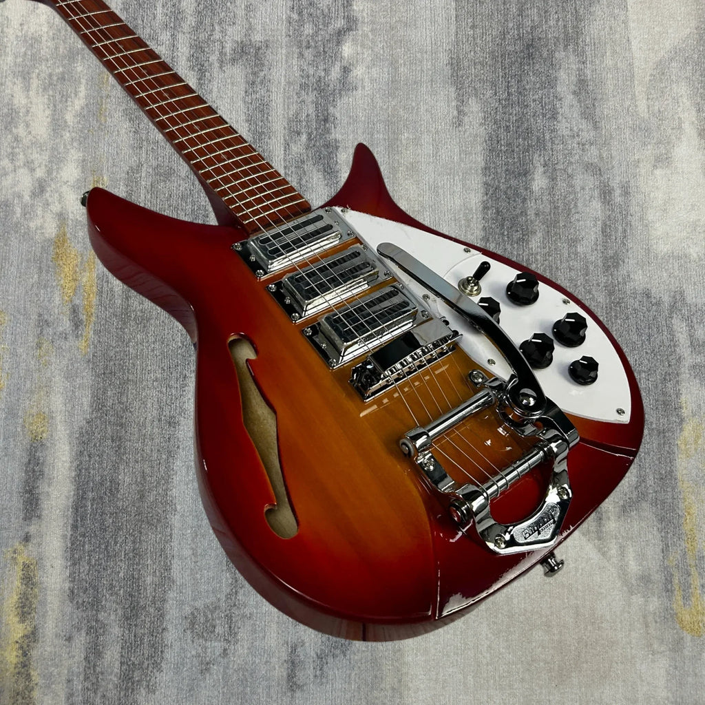 Guitarras Ric Modelo 325 Semihuecas Cerezo Versión 527mm Longitud de Escala Orificios en F Venta 2026