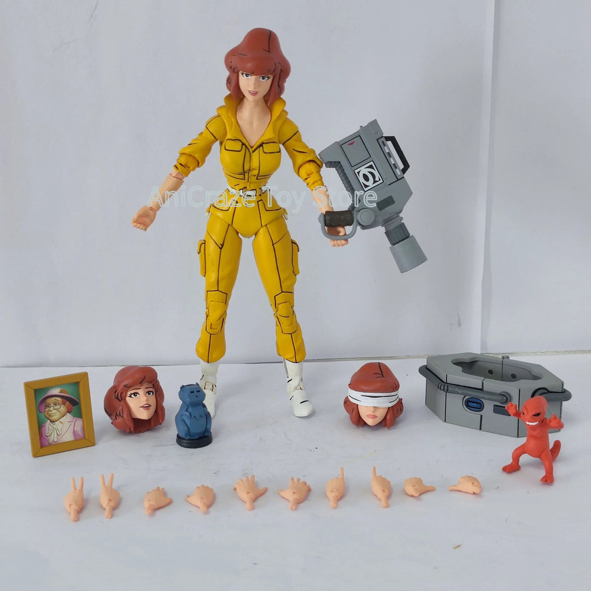 Figura de acción y estatua de colección TMNT NECA, reportera con ropa amarilla, Splinter y soldado del Clan del Pie en blanco y negro, modelo de juguete, regalo