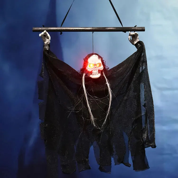 Colgante de fantasma pequeño con forma de calavera para Halloween, con luces eléctricas, ideal como accesorio para trucos y decoración de fiestas en bares, KTV y casas encantadas.
