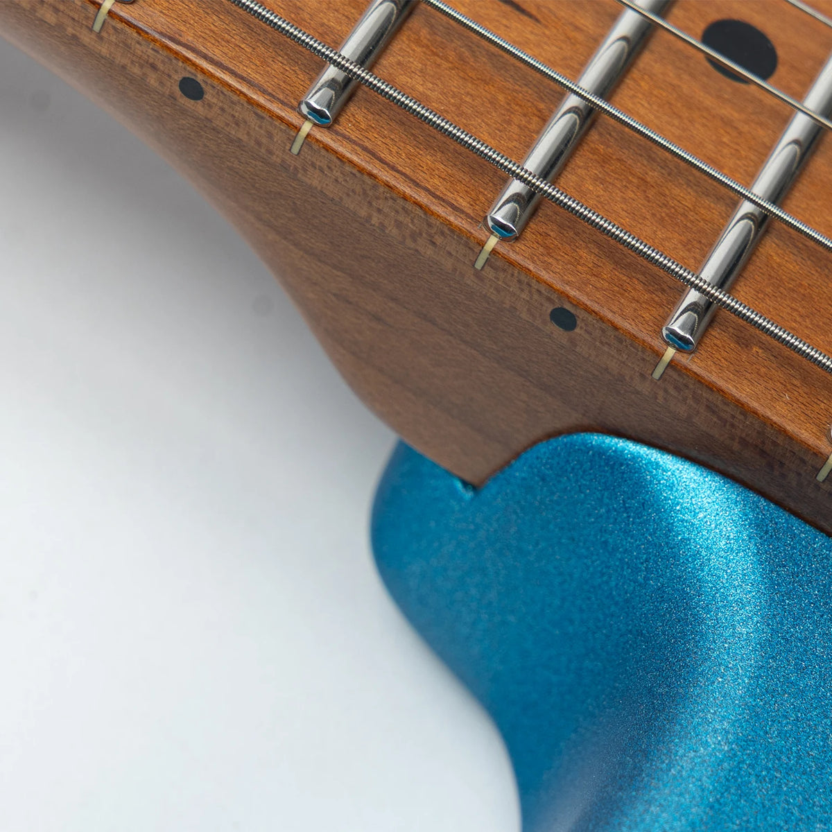 EART Guitar Nexus-S2, guitarra eléctrica HSS de caoba/acero tostado de 25,5"